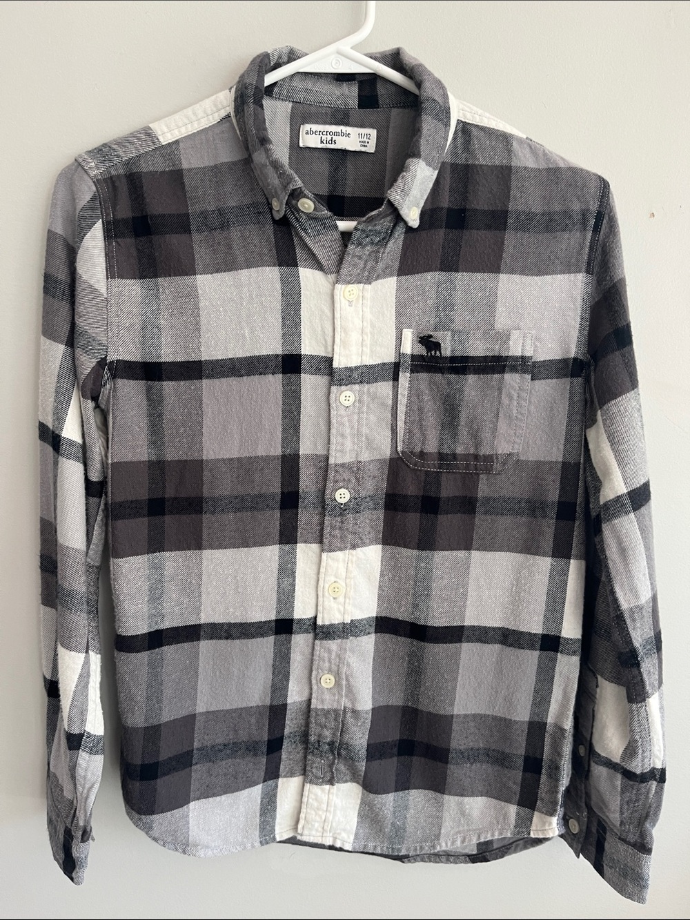 Abercrombie Kidd Gray and Black Flannel Plaid Button-Down Shirt